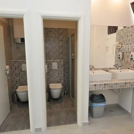 Flamingo Hostal