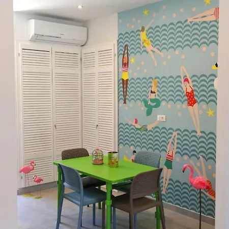 Flamingo Hostal *